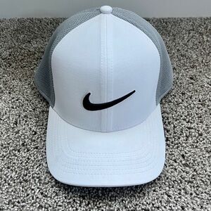 Nike Golf Classic 99 Adjustable Hat